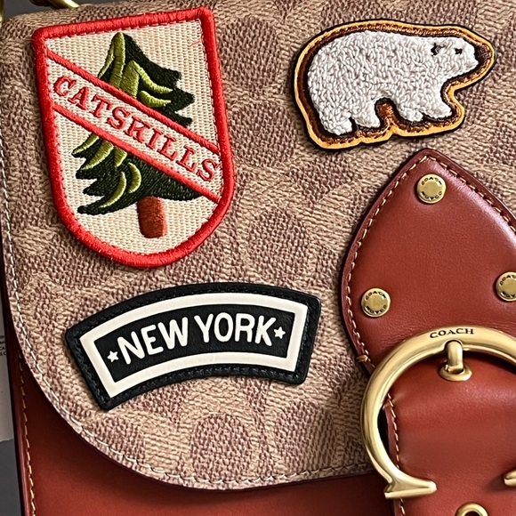 💰SOLD - C6837 - Coach Beat Shoulder Bag in Signature Canvas with Patches - Picture 4 of 15